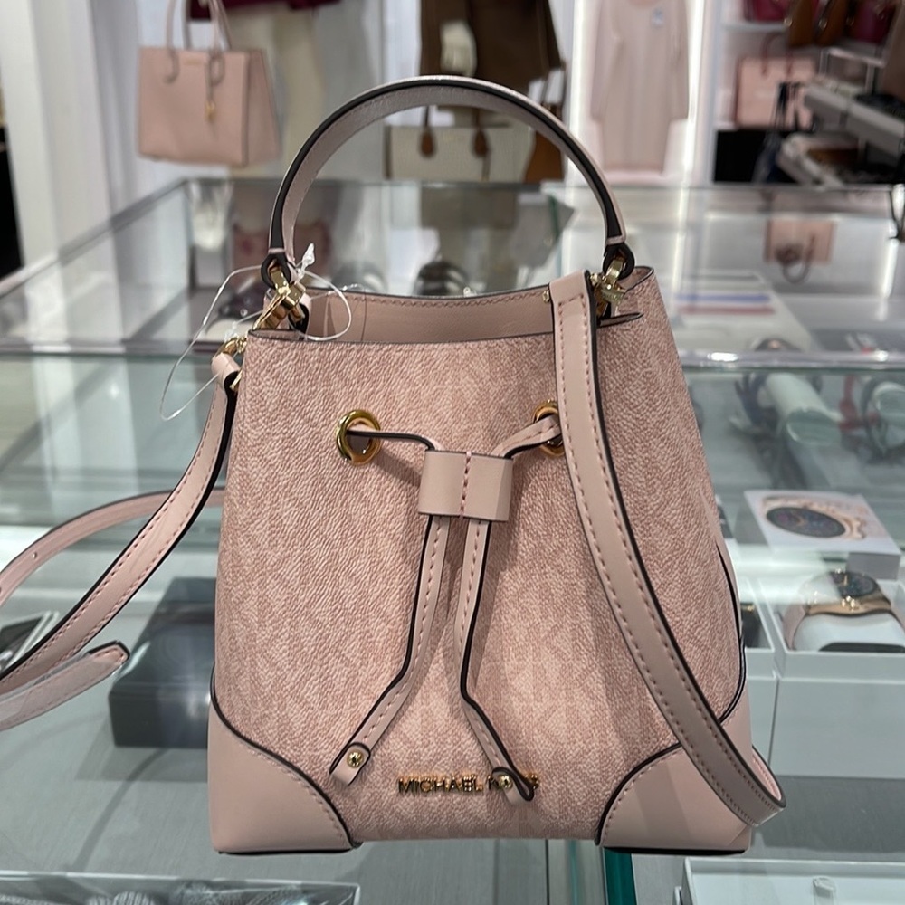 MICHAEL KORS 35F2GM9M1B MERCER SMALL BUCKET DRAWSTRING CROSSBODY
Dk Powder Blush